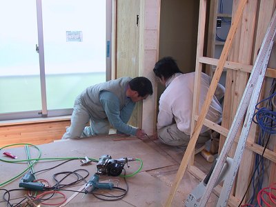 �R������Ƒ�H����̑ł����킹<BR>