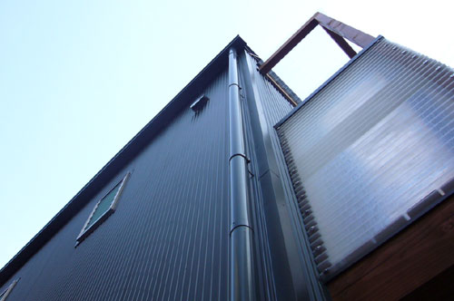 外壁ガルバリューム鋼板/シンプル住宅